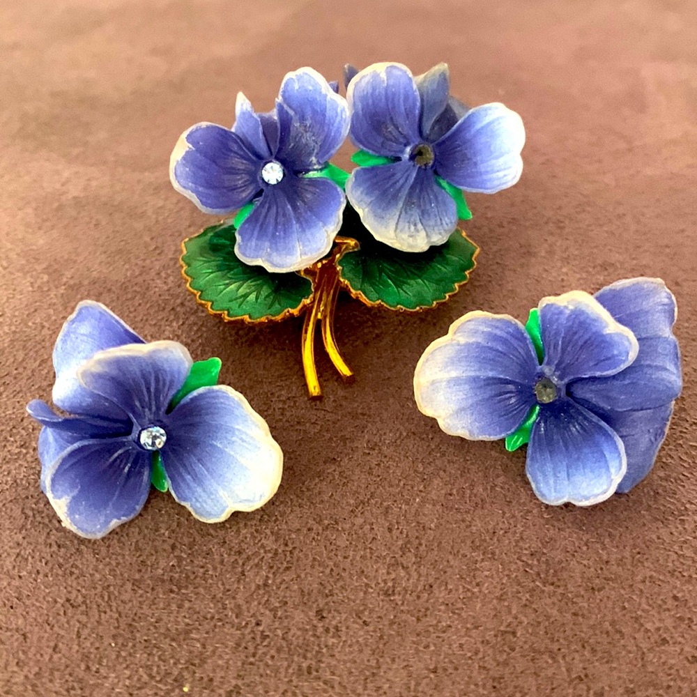Vintage flower brooch and earrings set